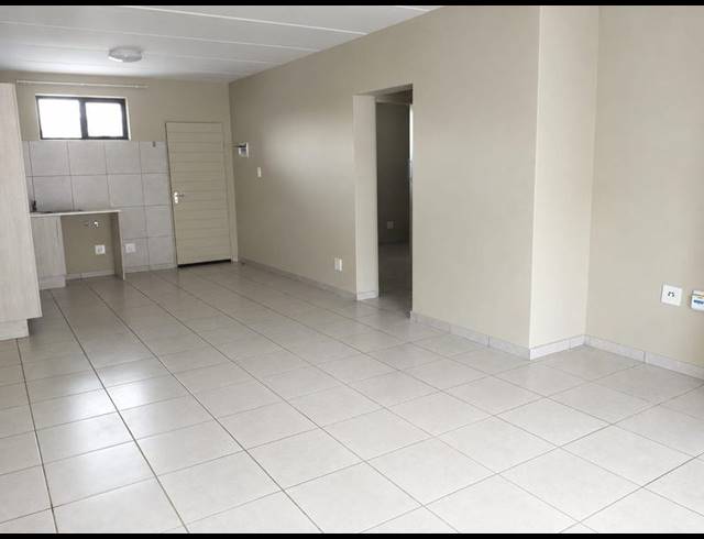 2 BEDROOM PROPERTY TO RENT IN BRENTWOOD PARK